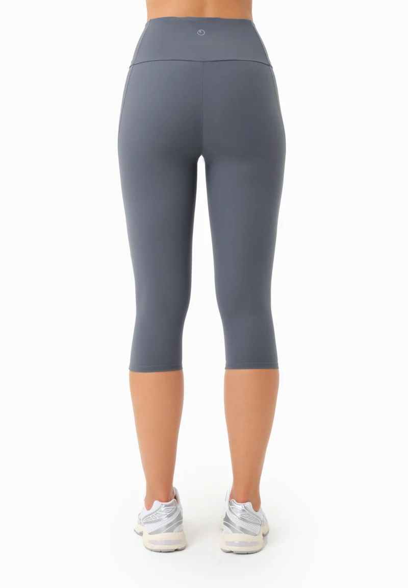 LAILLA | Capri-Leggings aus recyceltem Polyamid