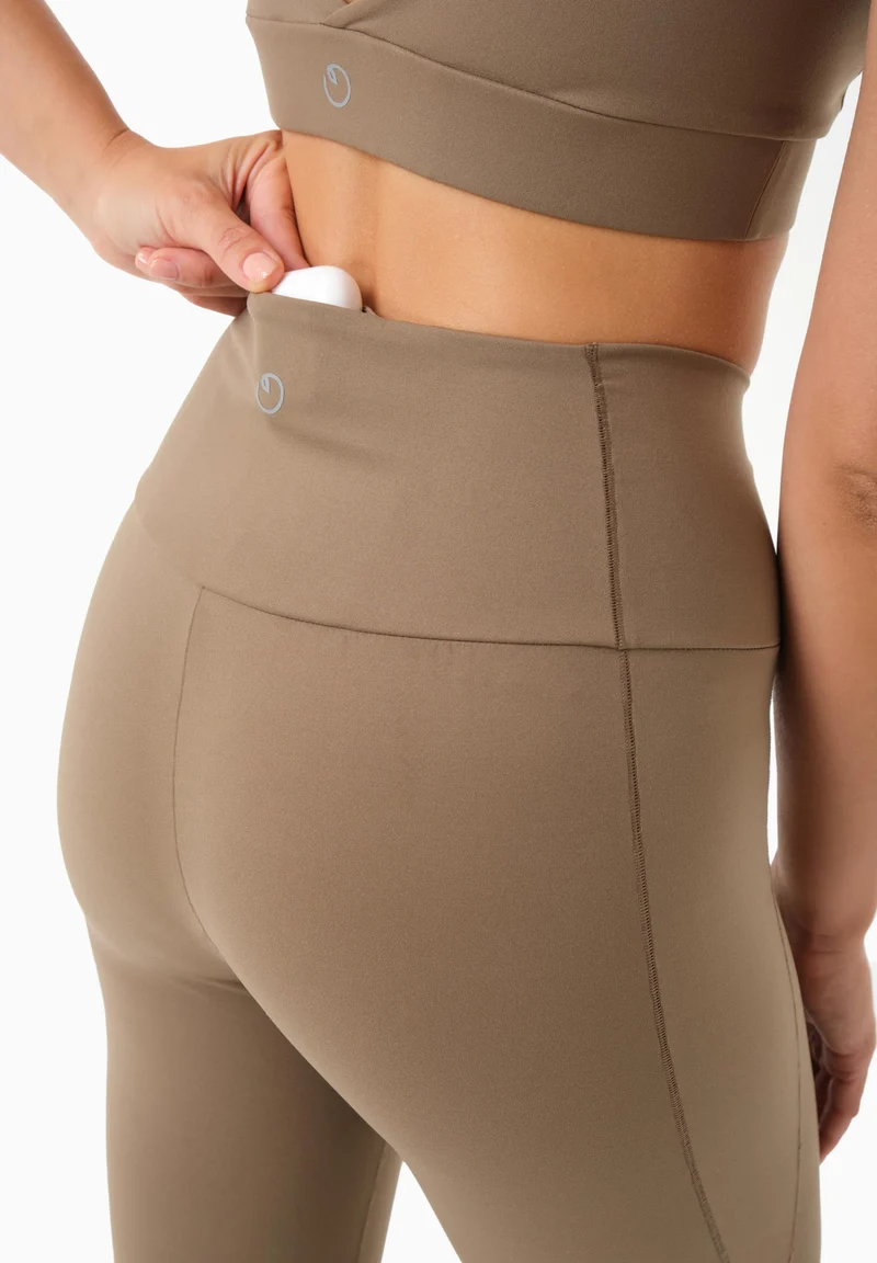 LESSLEY | Biker-Shorts aus recyceltem Polyamid