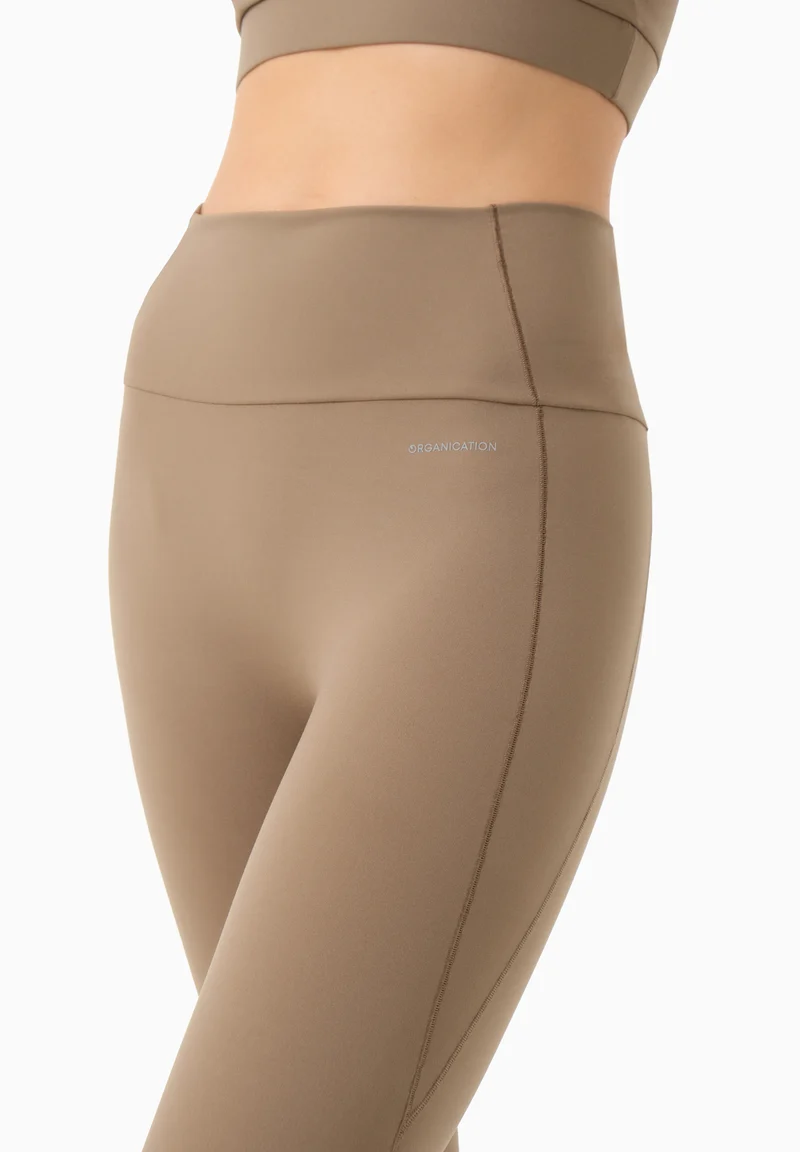 LAILLA | Capri-Leggings aus recyceltem Polyamid