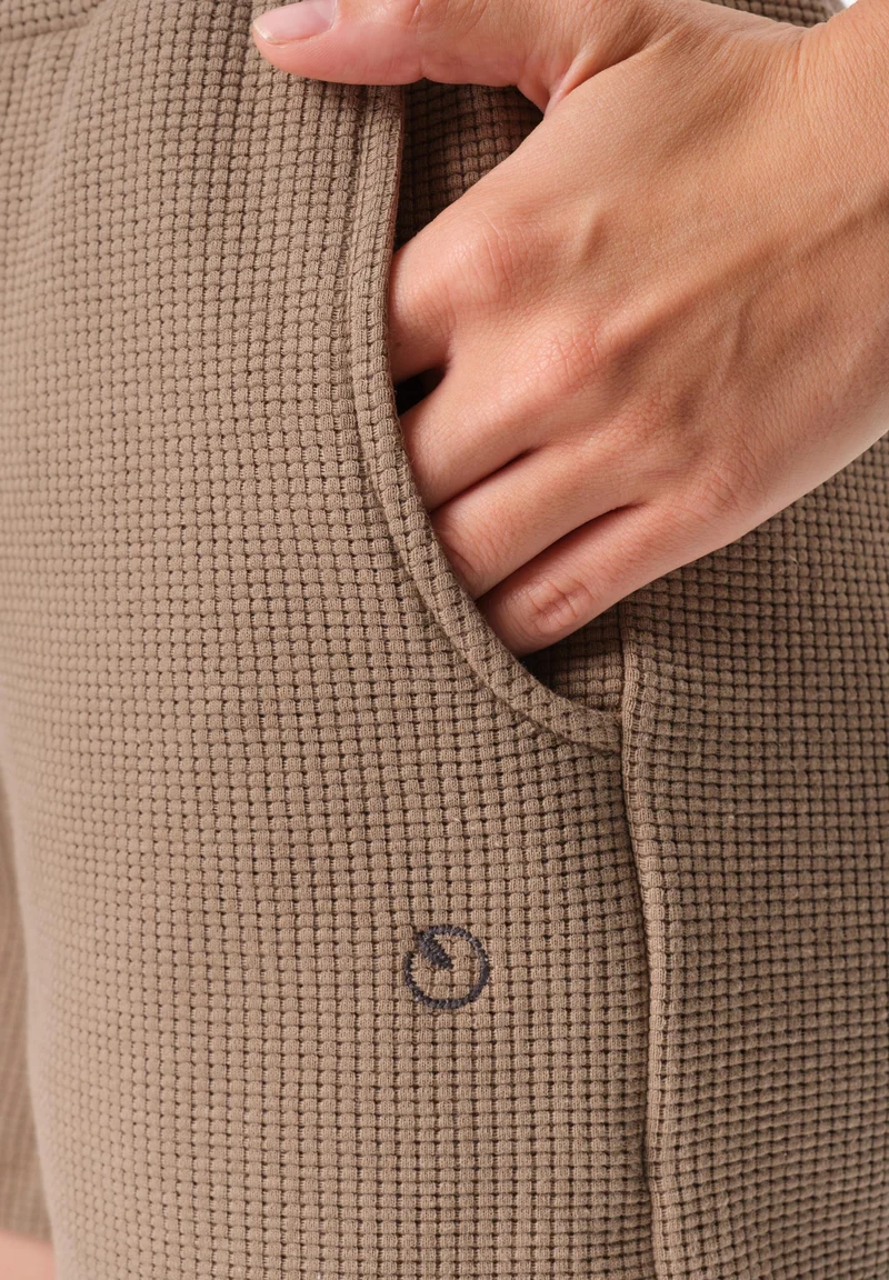 SAVANNA | Waffel-Shorts aus Bio-Baumwolle und recyceltem Polyester