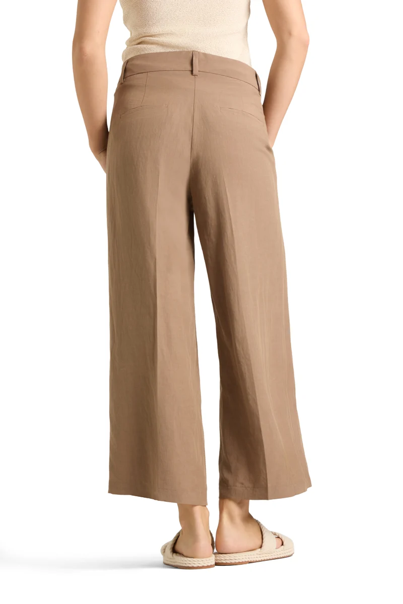 Anais cropped,