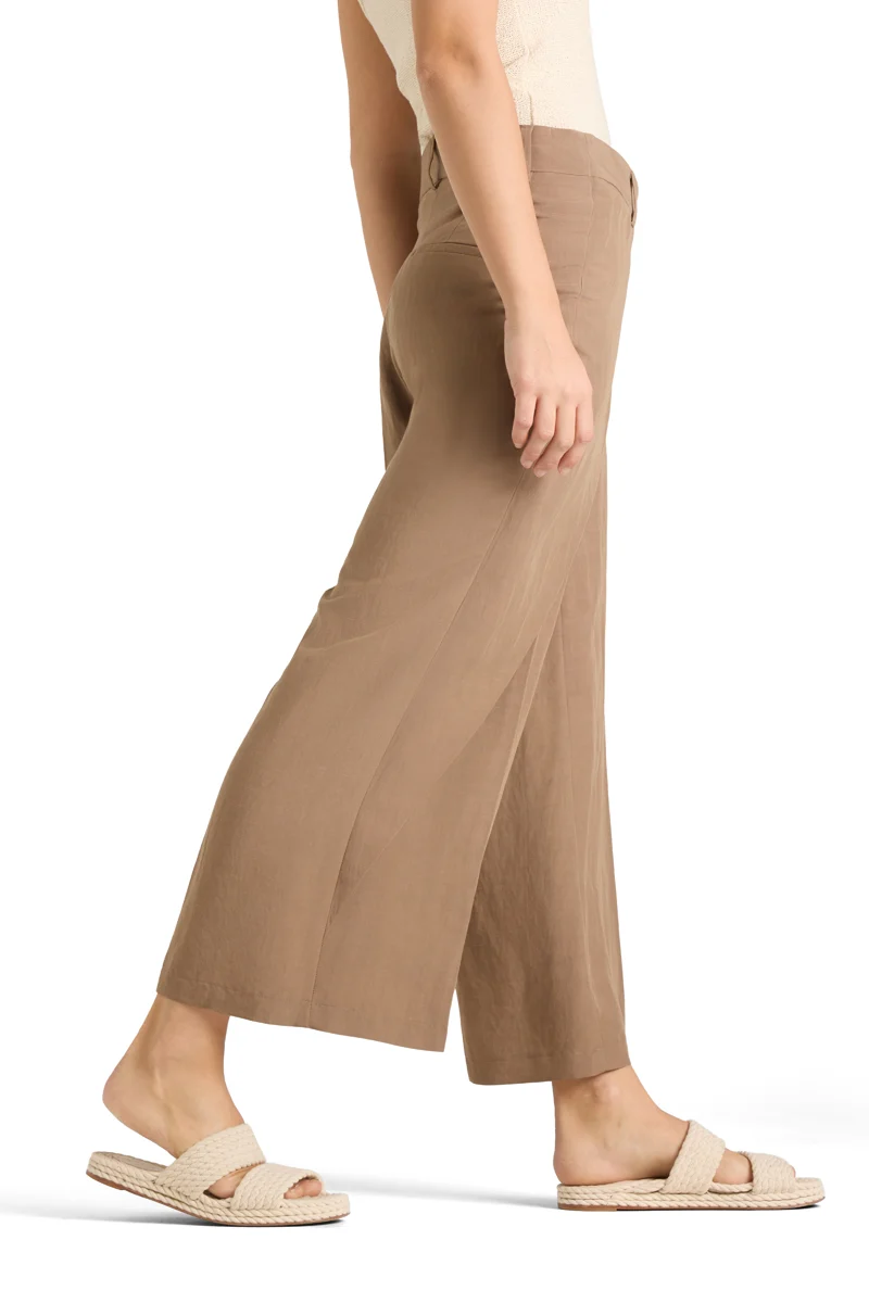 Anais cropped,