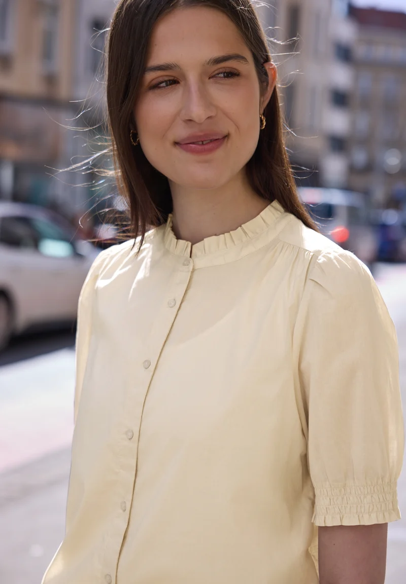 Buttoned frill collar blouse w, stone sand