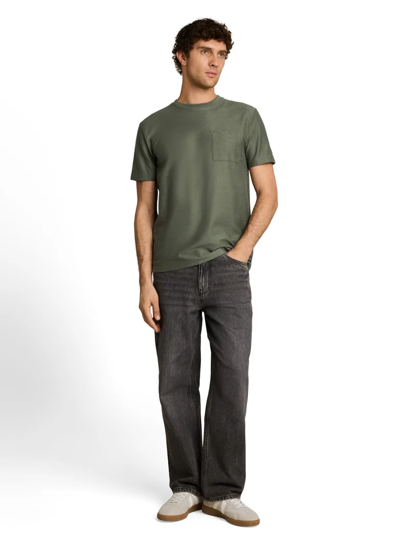 structured t-shirt with pocket, urban olive green