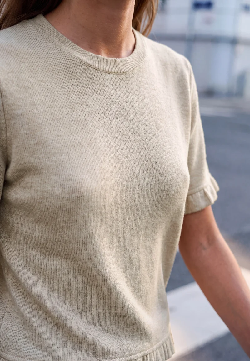 LTD QR_Studio_Soft basic shirt, creamed sand mel.
