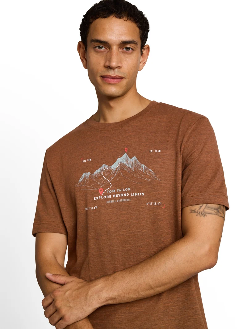 printed t-shirt, brown olive injected stripe