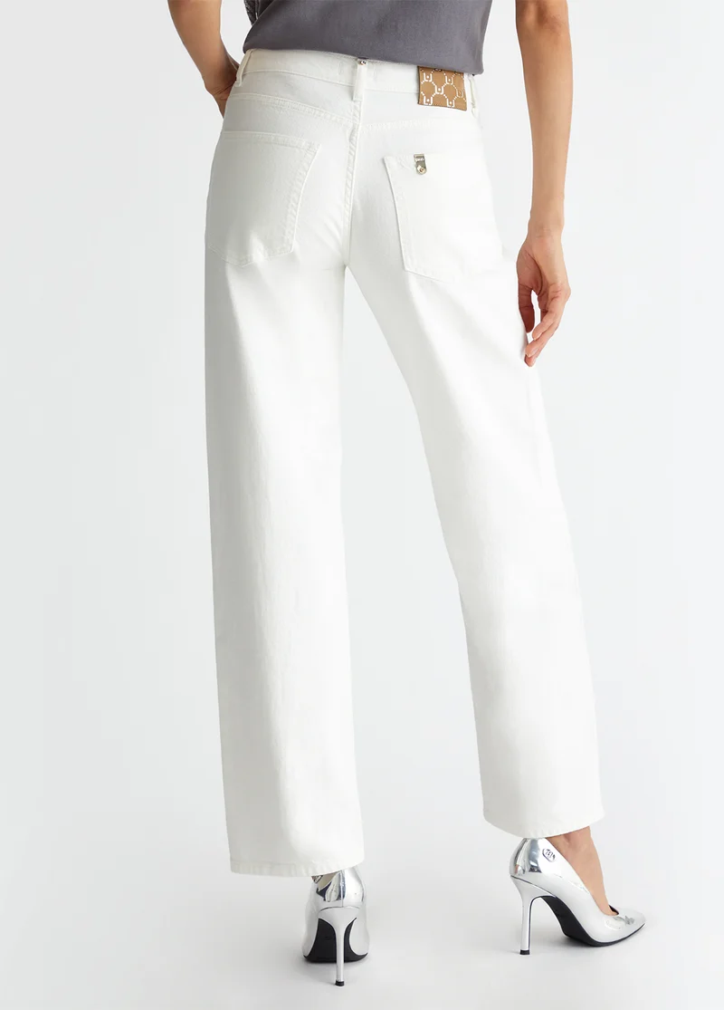Straight-Leg Jeans