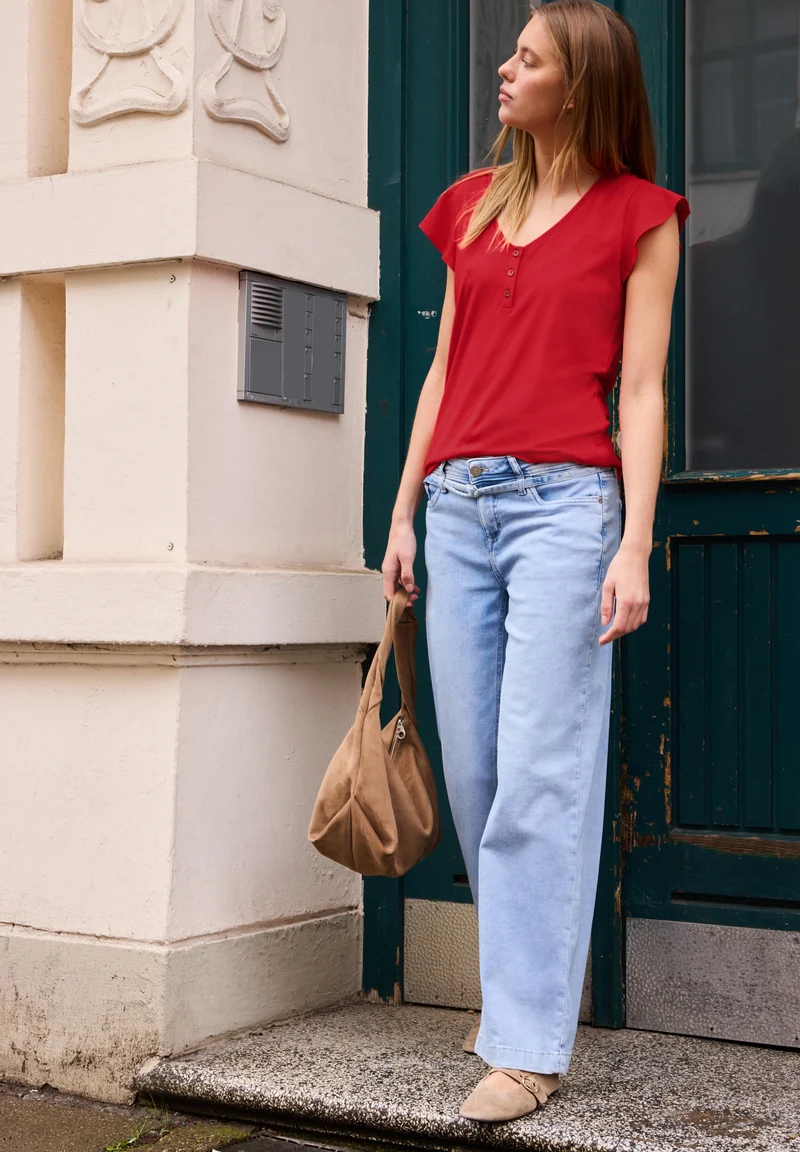 shirt w.button panel and volan, chili red