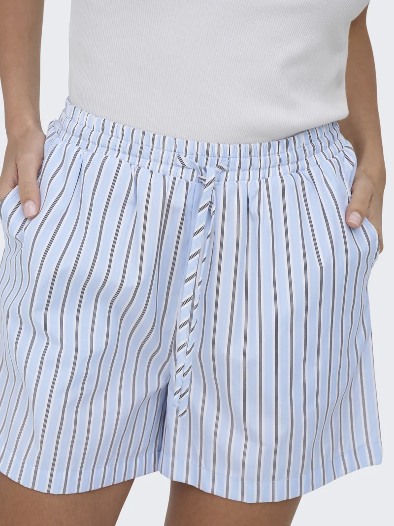 ONLLORIS STRIPED SHORTS WVN, Chambray Blue/W. Bright white + Bla