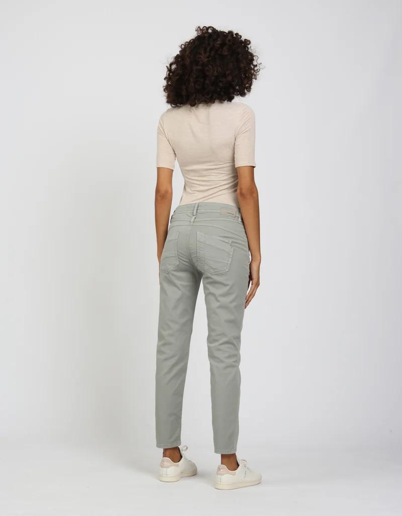 94AMELIE CROPPED, green tea