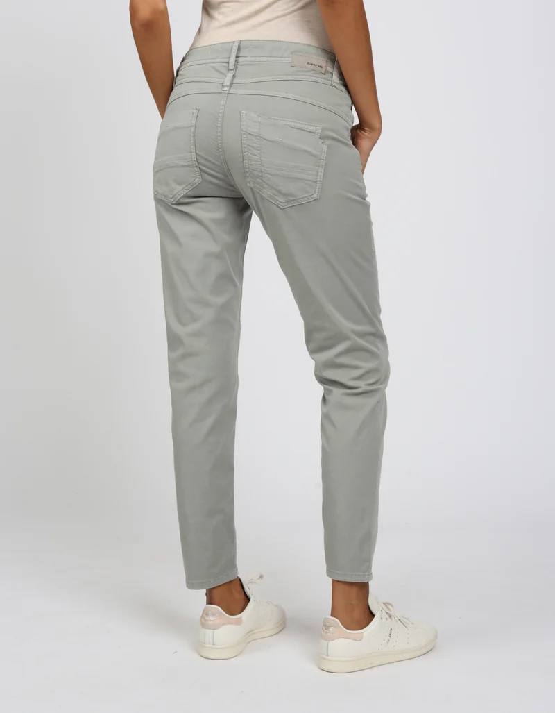 94AMELIE CROPPED, green tea