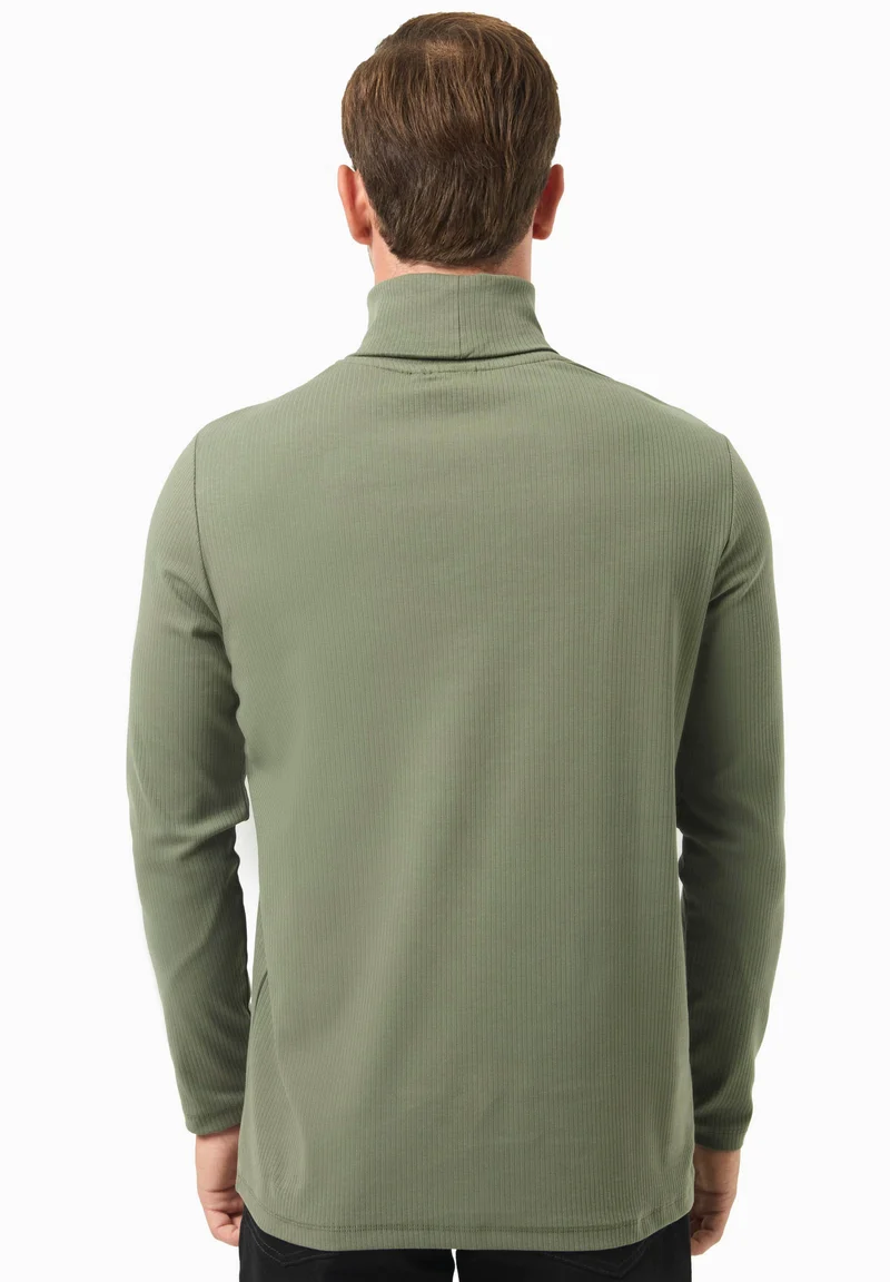 Rollkragenshirt aus Bio-Baumwolle