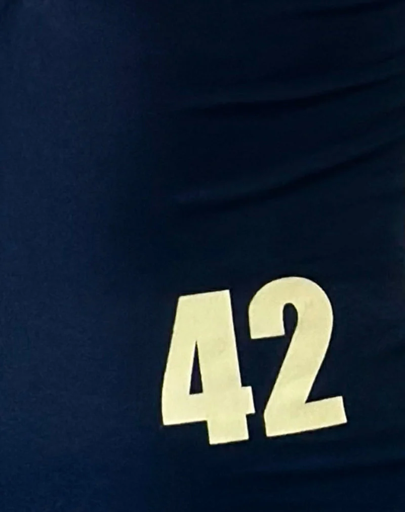 Kufu-Top in Marineblau mit zitronengelbem Kragenbesatz und „42“-Aufdruck