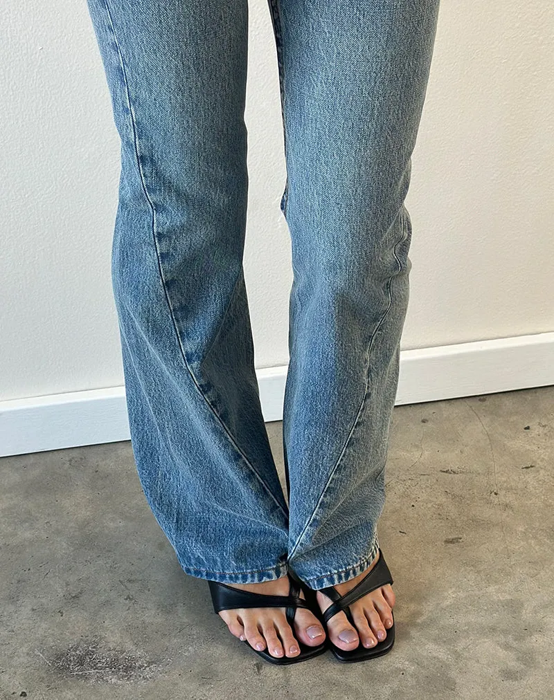 Jeans mit extra niedriger Leibhöhe und gedrehten Nähten in True Blue