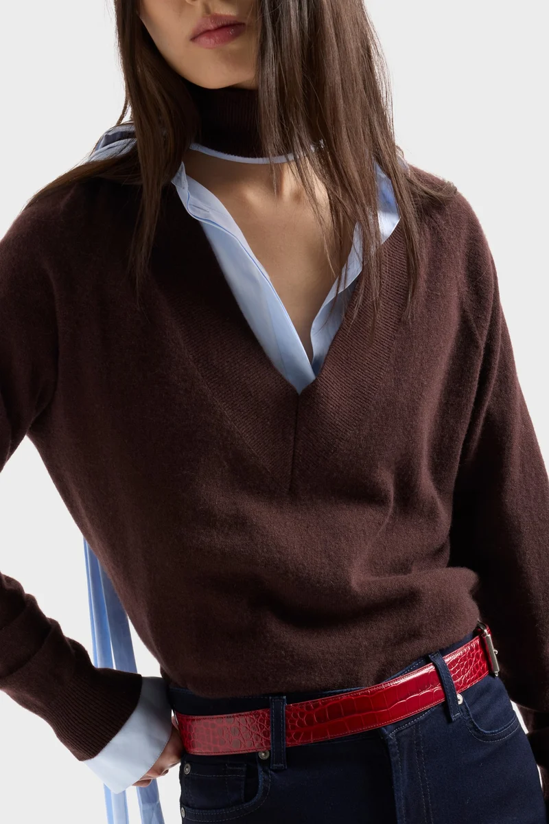 LARGE RIB V-NECK SWEATER in Cashmere Coffee Bean