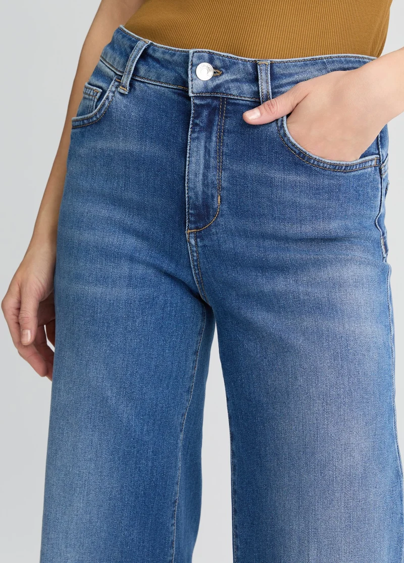 Flared Jeans with Belt
