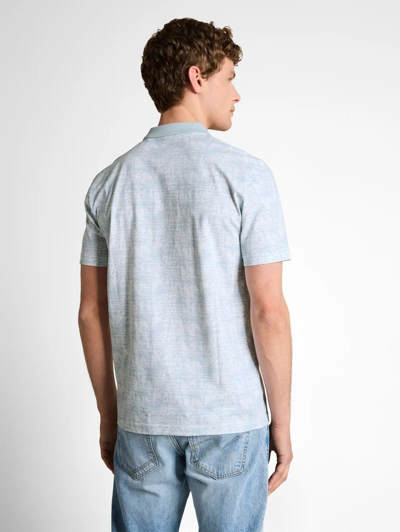 allover printed polo, light blue stripy palm print