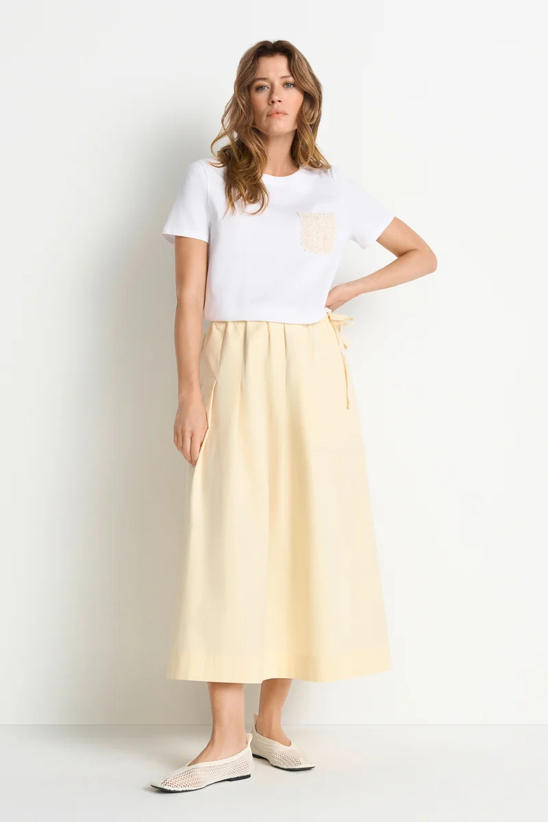 T-Shirt with Crochet Pocket, white