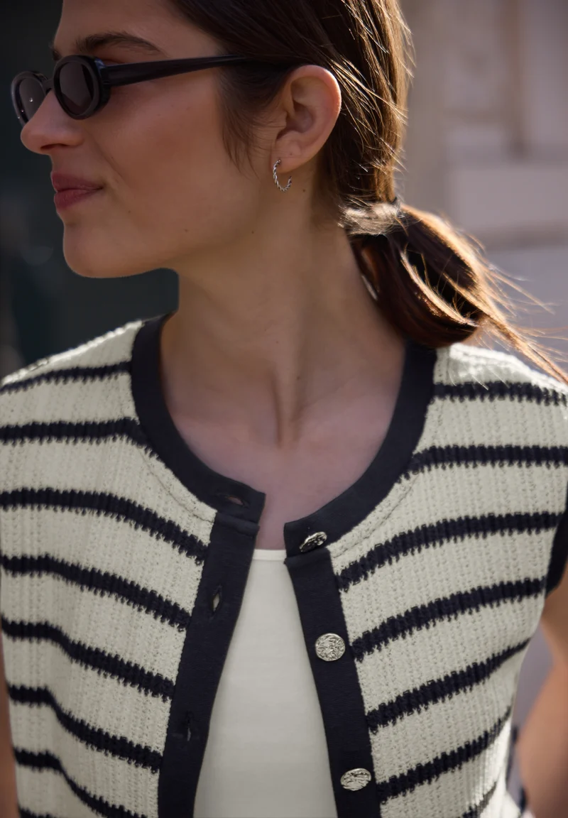yds knit look top w.deco butto, off white