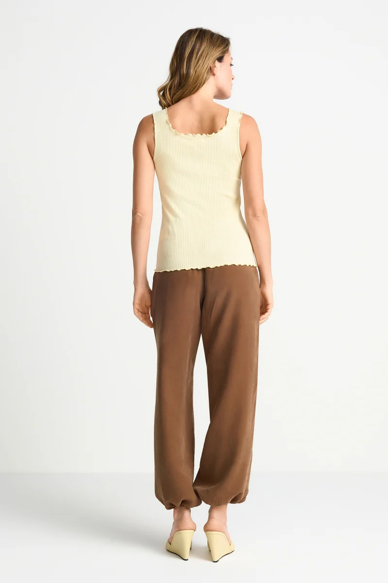 O Frill Top, soft butter