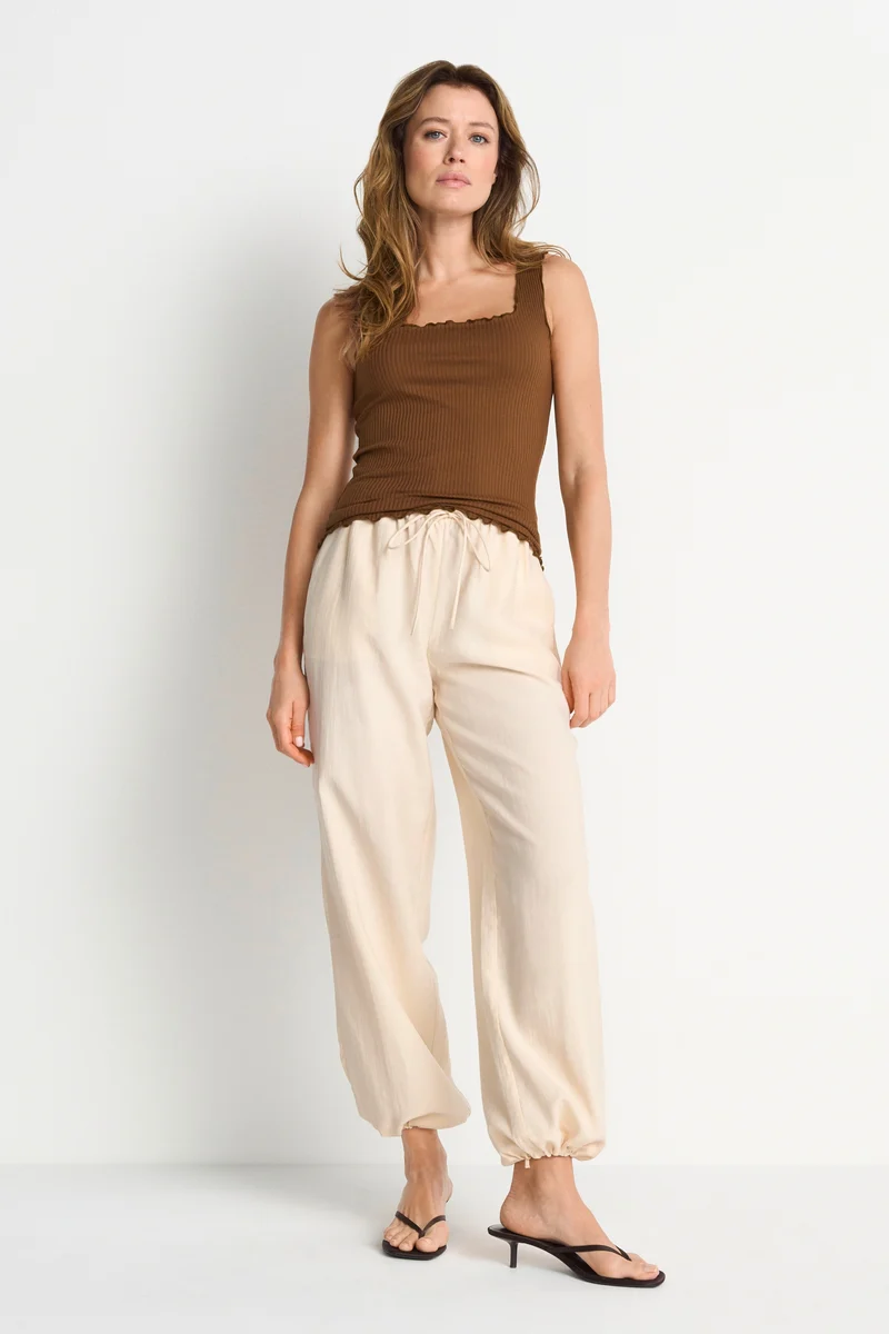 O Frill Top, coconut bark