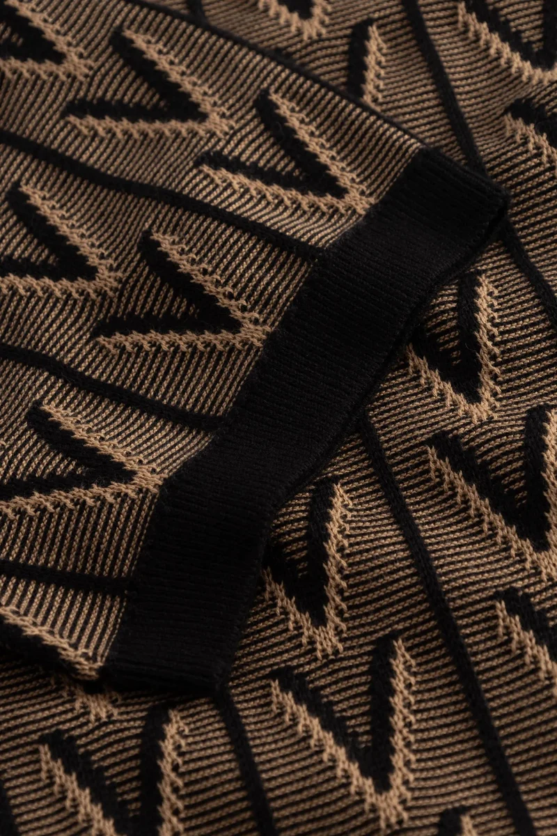 Robas-JS, Black 001