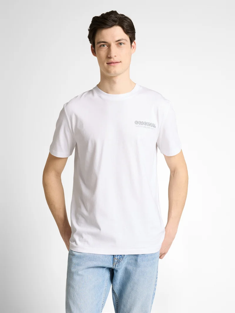 printed t-shirt, white horse