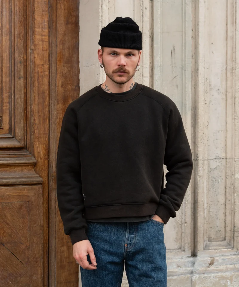 THE CROPPED CREWNECK