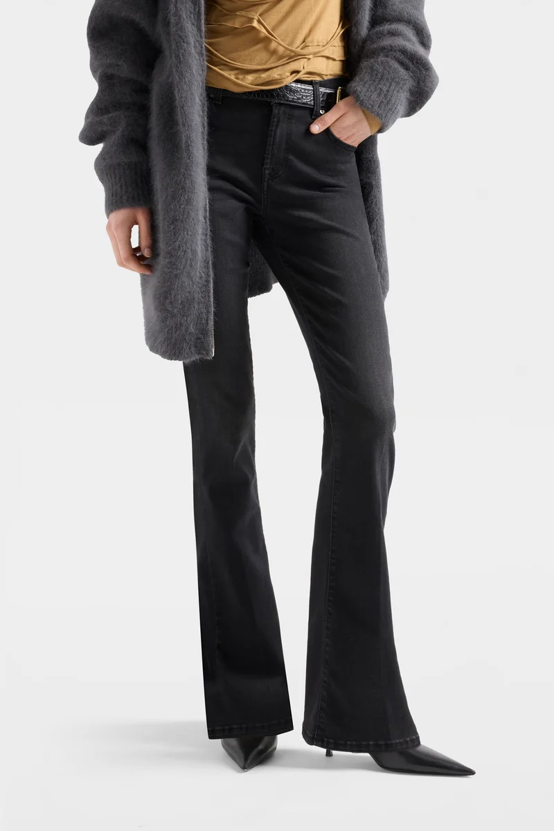 B(air) Bootcut in Black Beauty