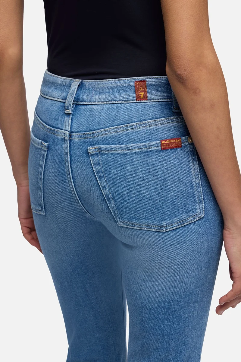 CROPPED BOOT in Slim Illusion Bluehaven