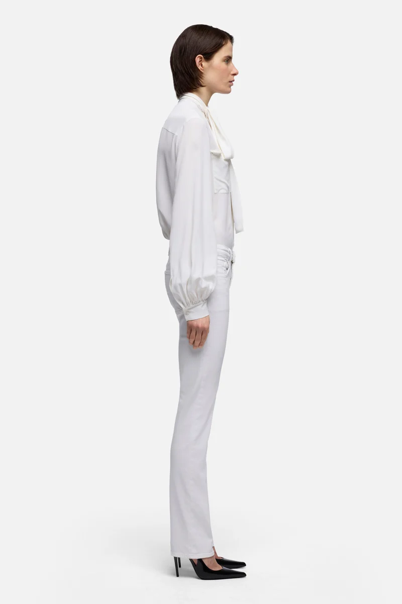 THE SLIM in Slim Illusion Pure White