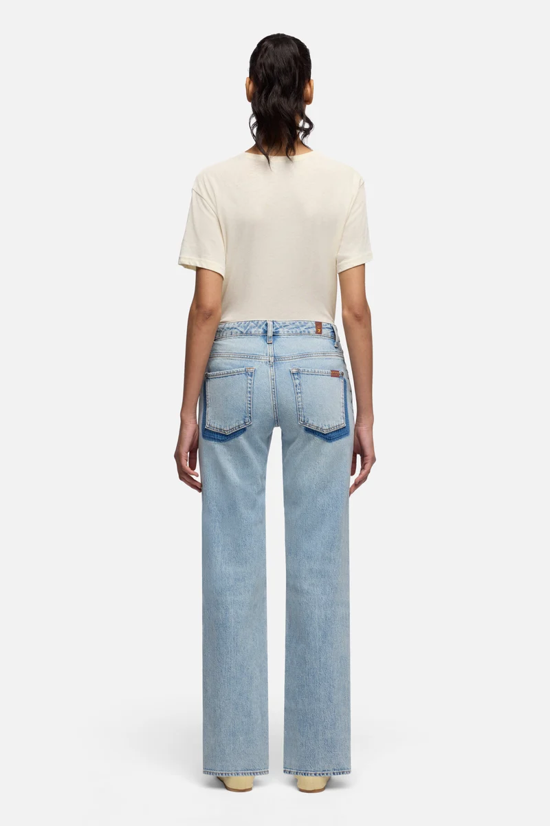 CALIE STRAIGHT in Comfort Ode To