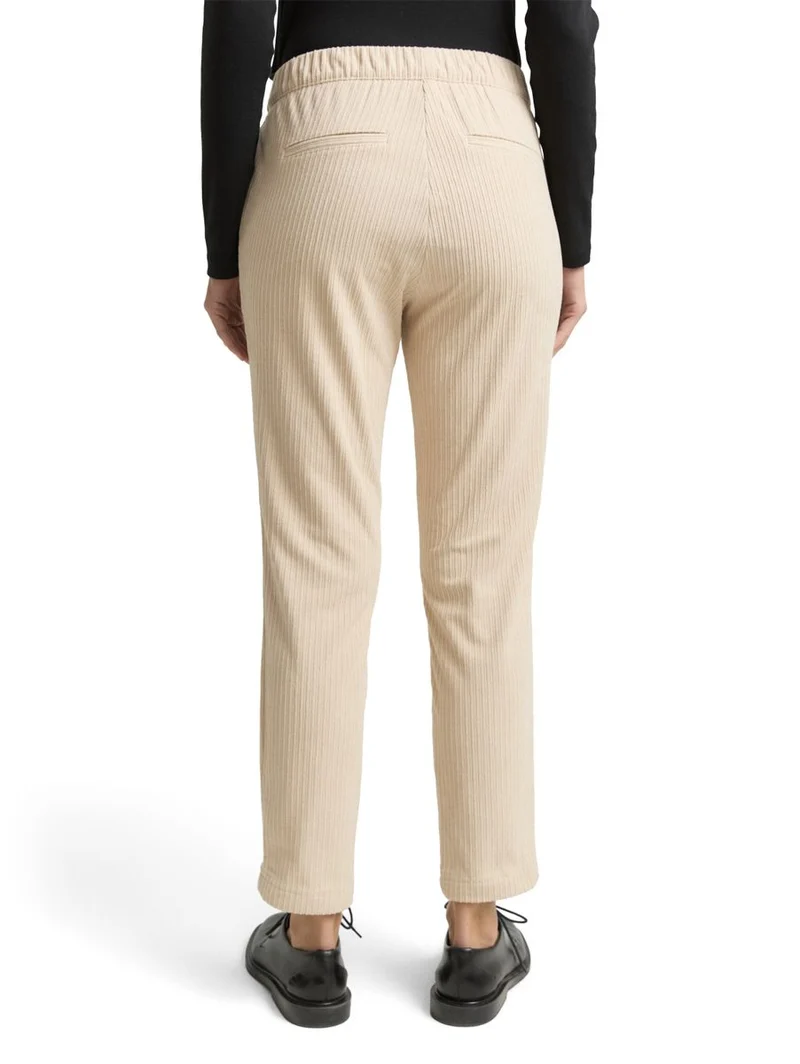 Loose Slim Cordhose
