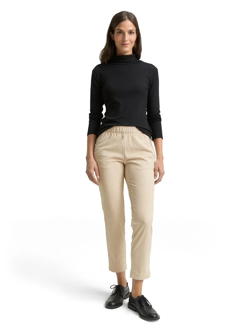 Loose Slim Cordhose