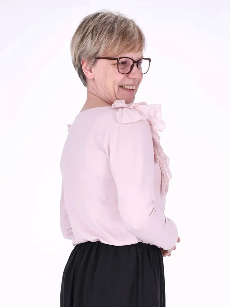 Pinkes Damen Langarmshirt mit Rüschen & V-Ausschnitt