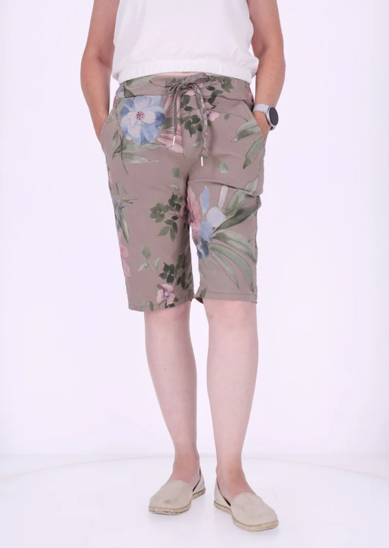 Splash of Color Shorts Damen Blüten