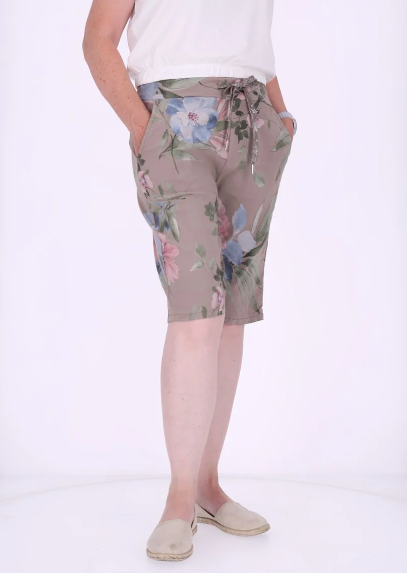 Splash of Color Shorts Damen Blüten