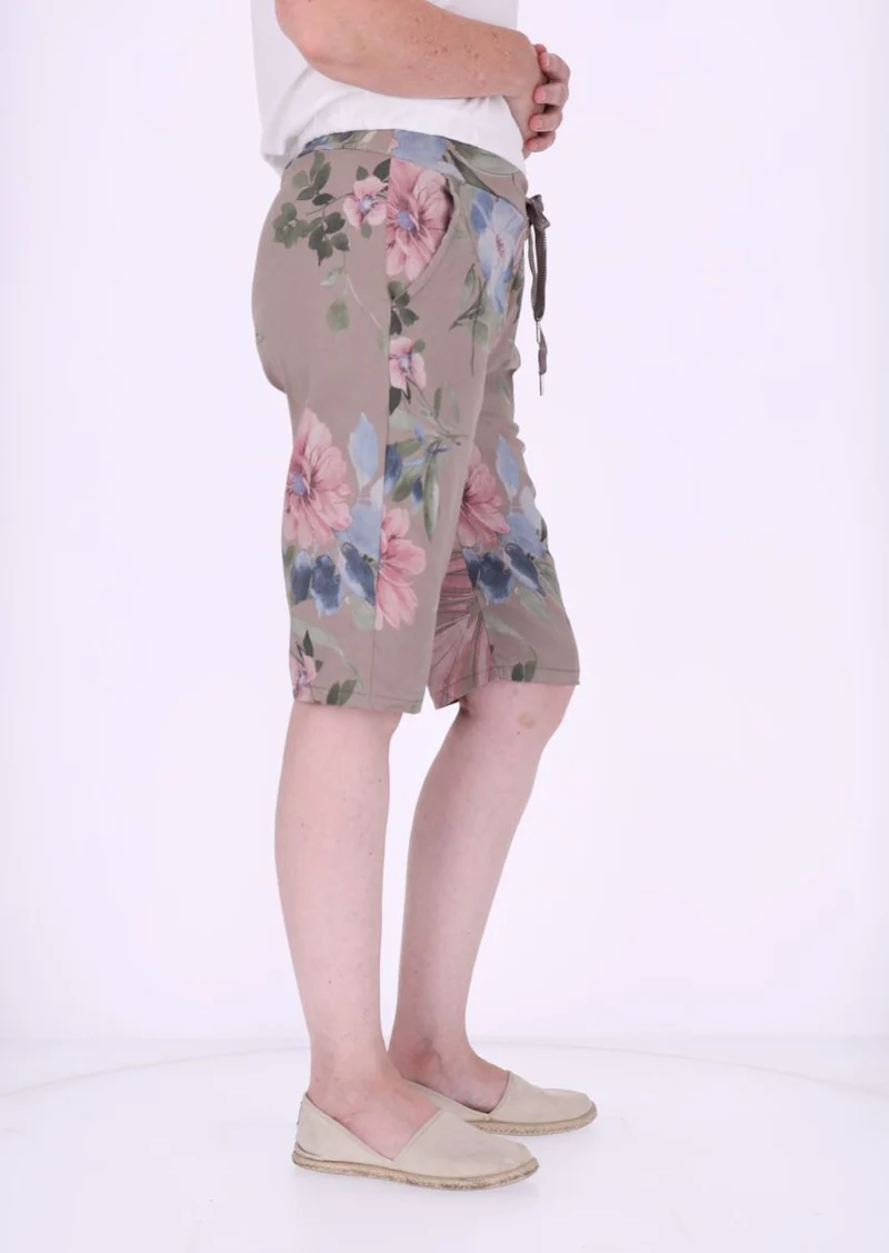 Splash of Color Shorts Damen Blüten