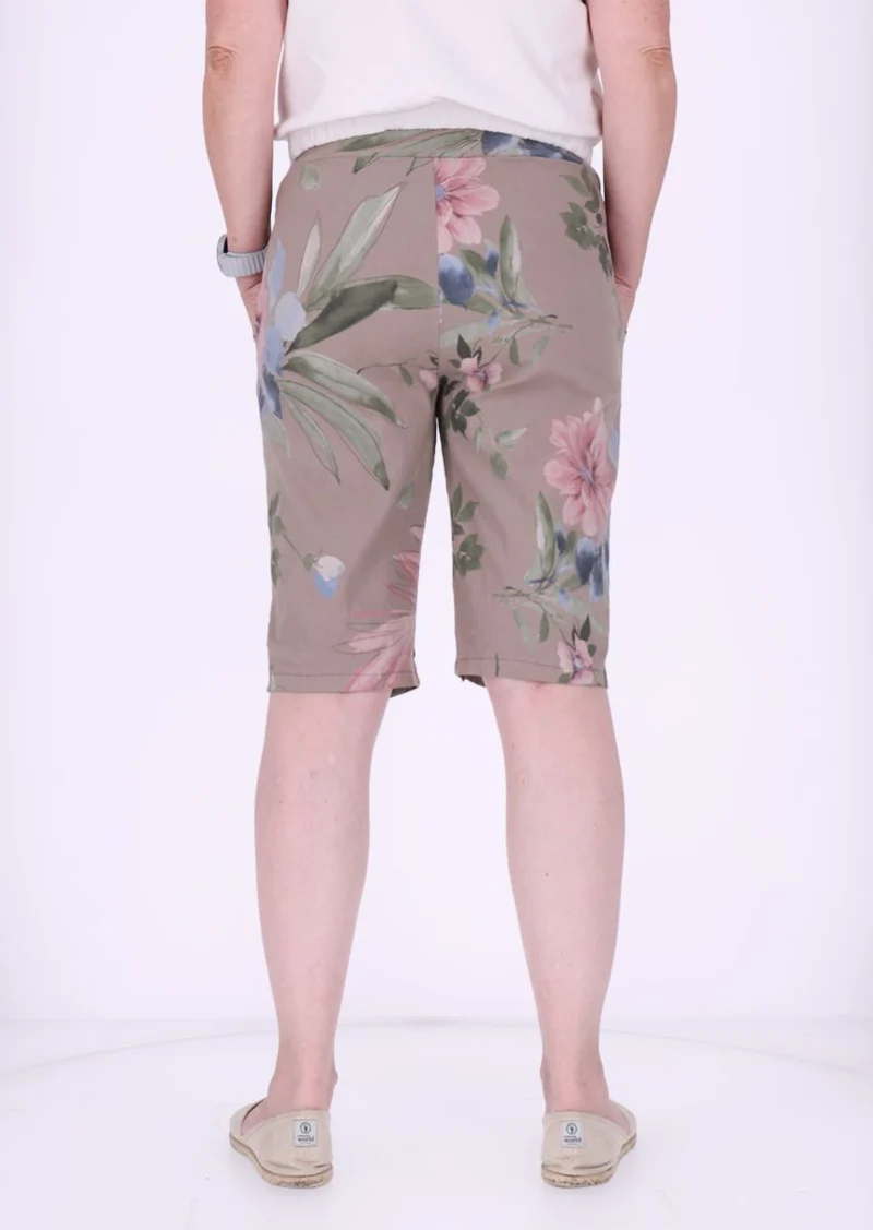 Splash of Color Shorts Damen Blüten