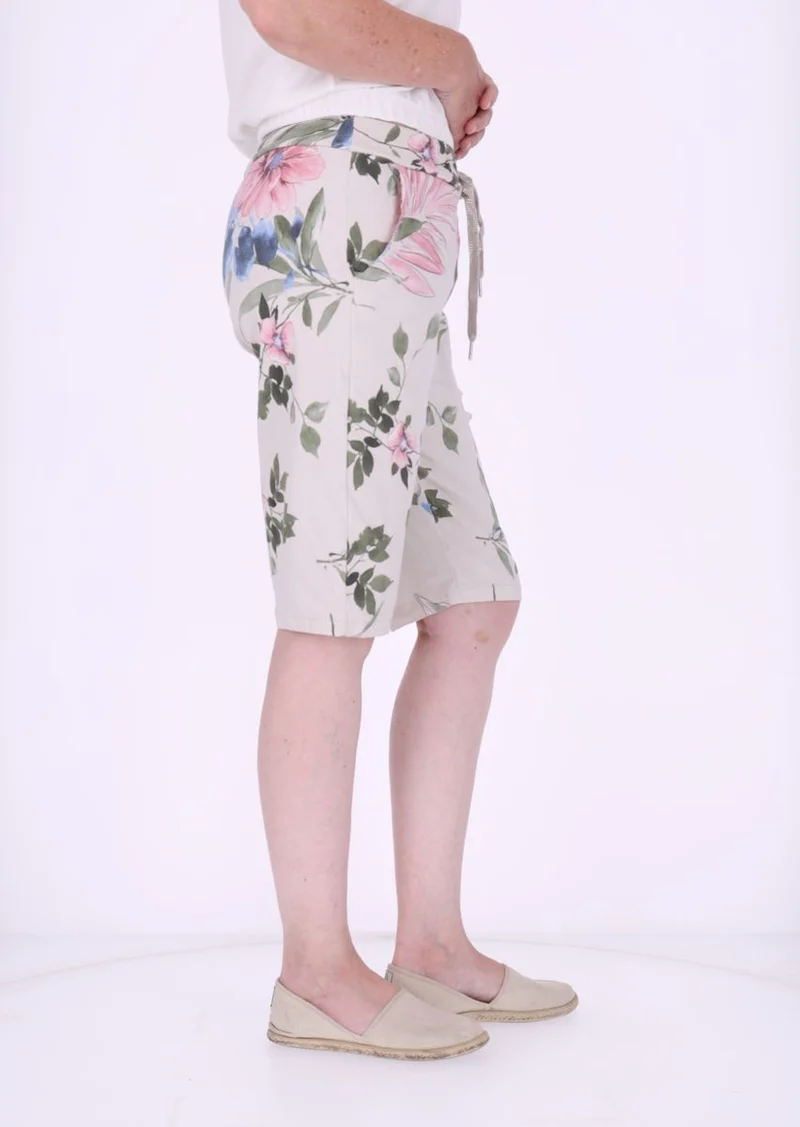 Splash of Color Shorts Damen Blüten