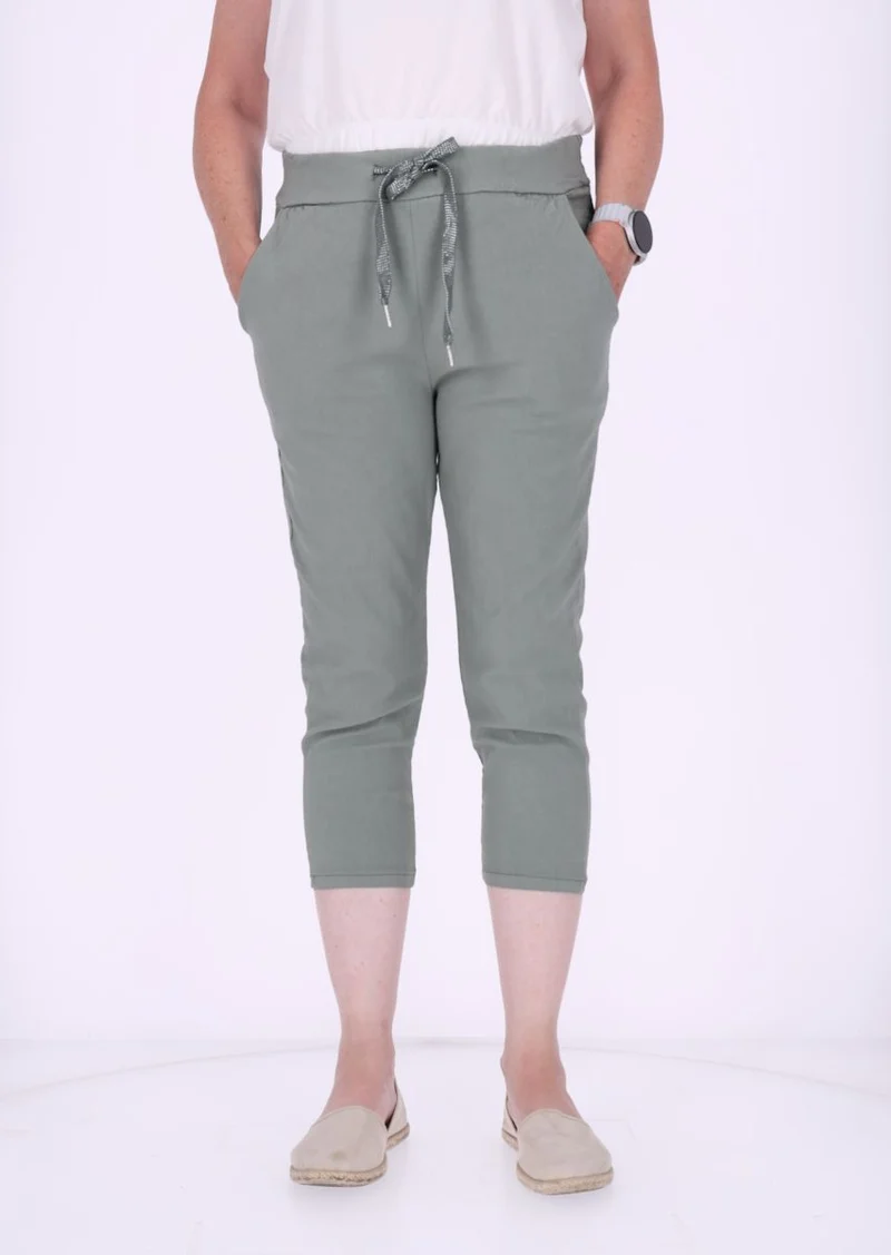 Splash of Color Capri-Shorts Damen