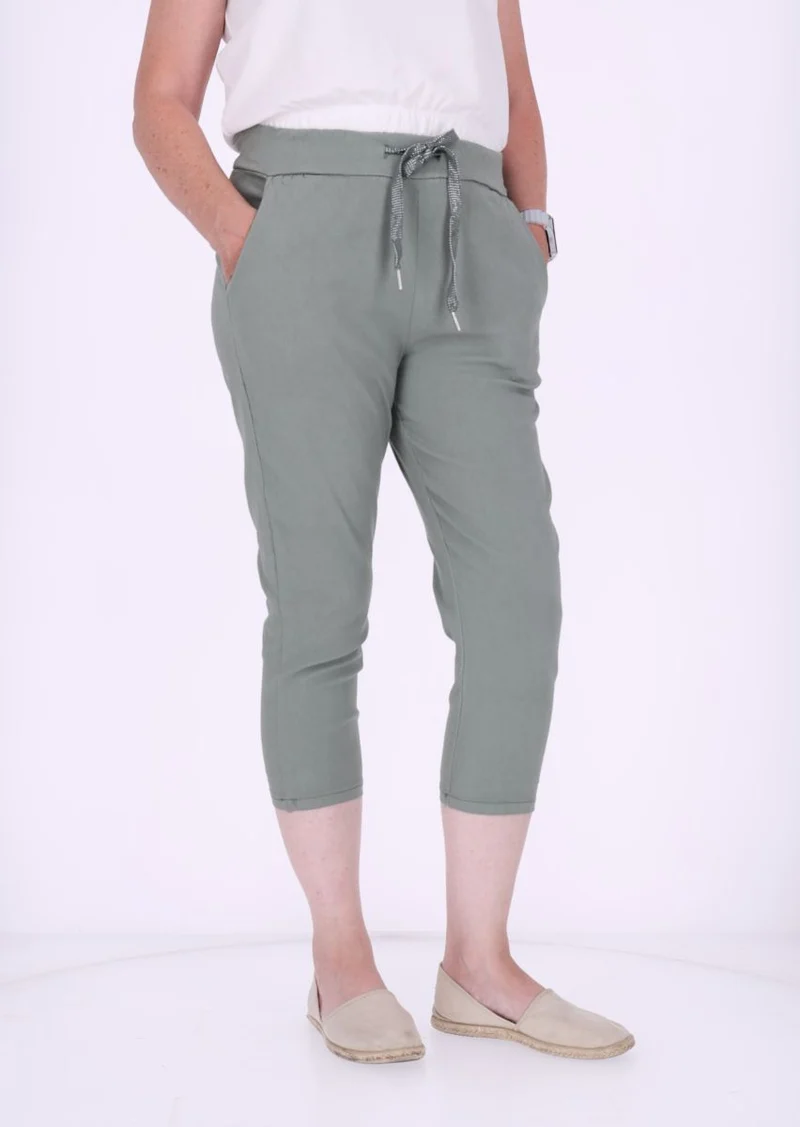 Splash of Color Capri-Shorts Damen