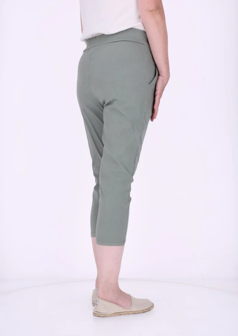 Splash of Color Capri-Shorts Damen