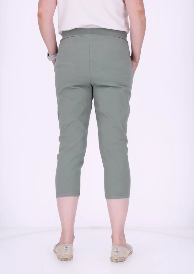 Splash of Color Capri-Shorts Damen