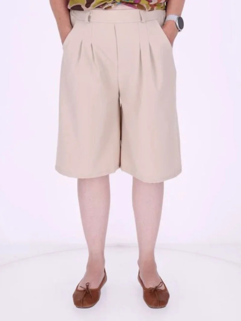 Short Damen Knielang in Beige