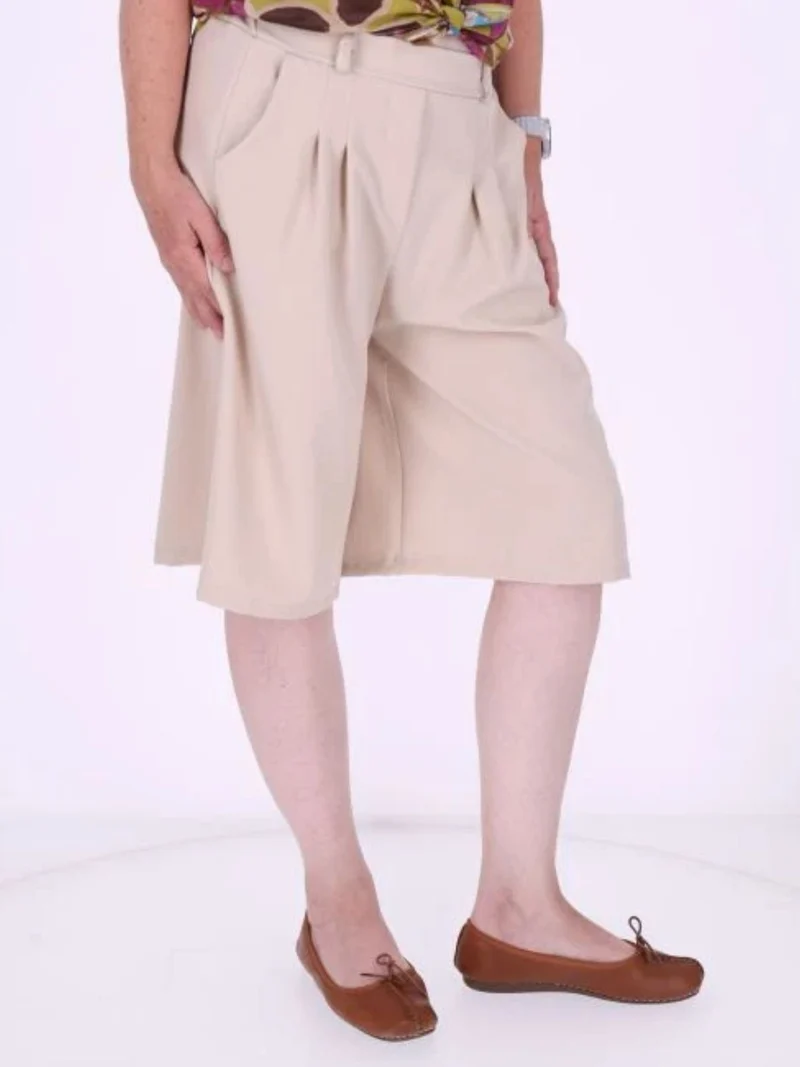 Short Damen Knielang in Beige