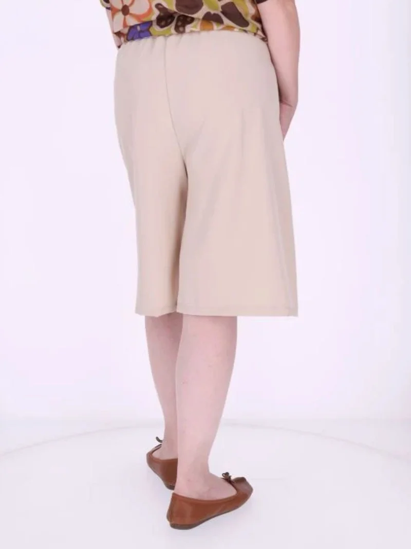 Short Damen Knielang in Beige