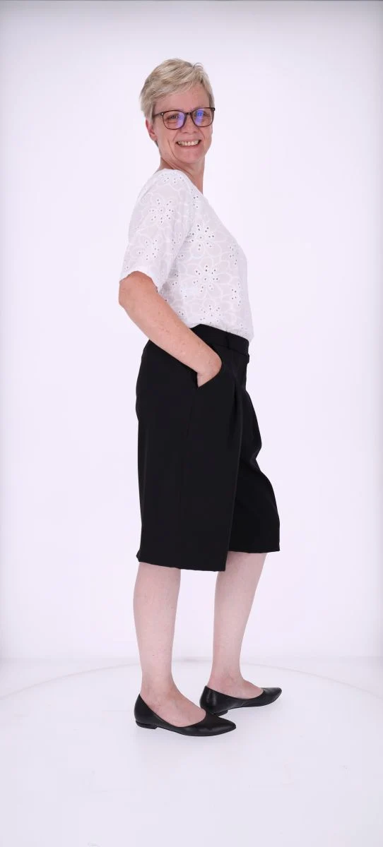 Splash of Color Damen Shorts knielang