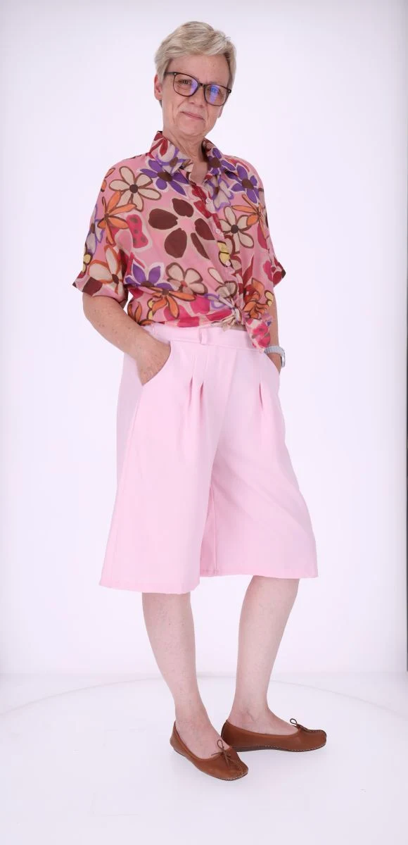Splash of Color Damen Shorts knielang