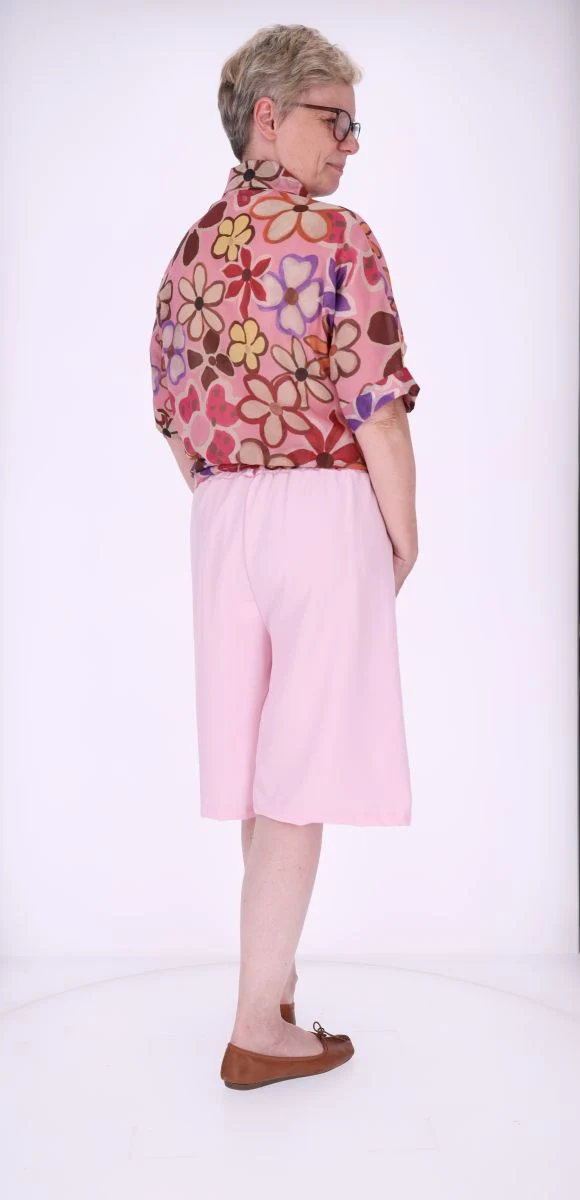 Splash of Color Damen Shorts knielang